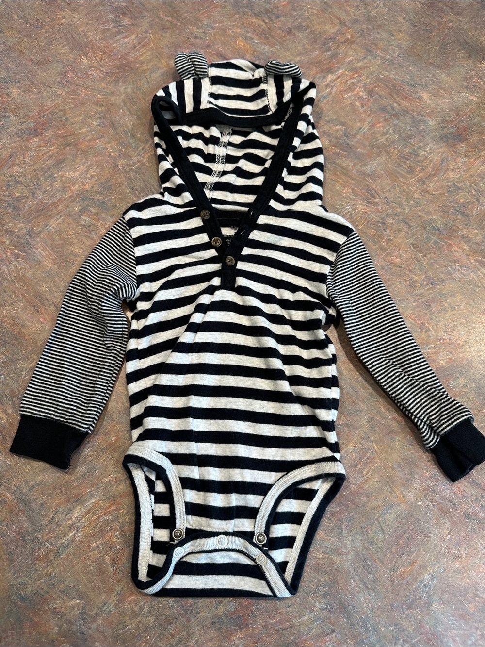 🤑EU Carter's Black Striped Bear Hooded Onesie Bodysuit🤑